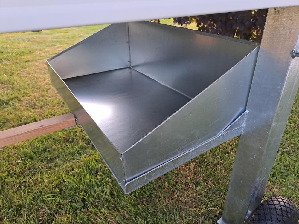 Krásný kurník při východu slunce